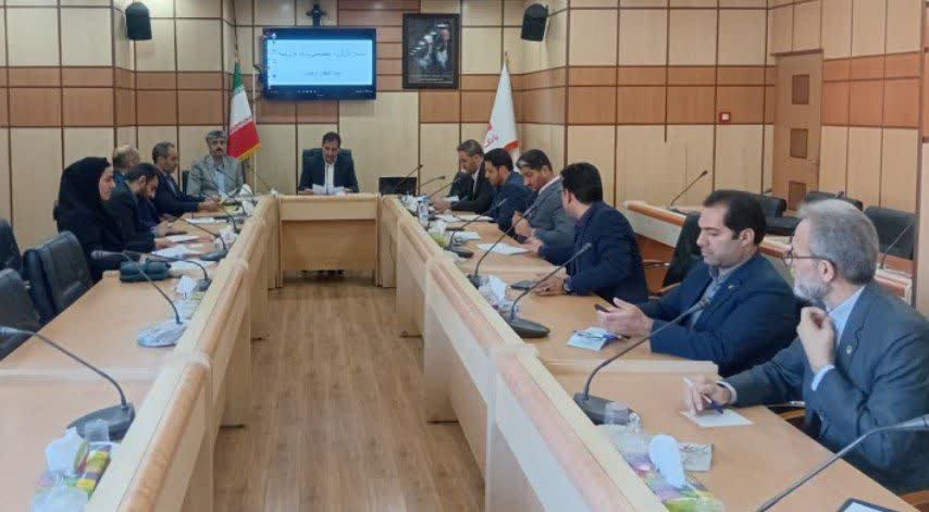 جلسه کارگروه تخصصی بانک‌ها و بیمه‌های ستاد امر به معروف و نهی از منکر لرستان برگزار شد.